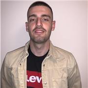 Profesor de matemáticas para alumnos en el colegio o instituto